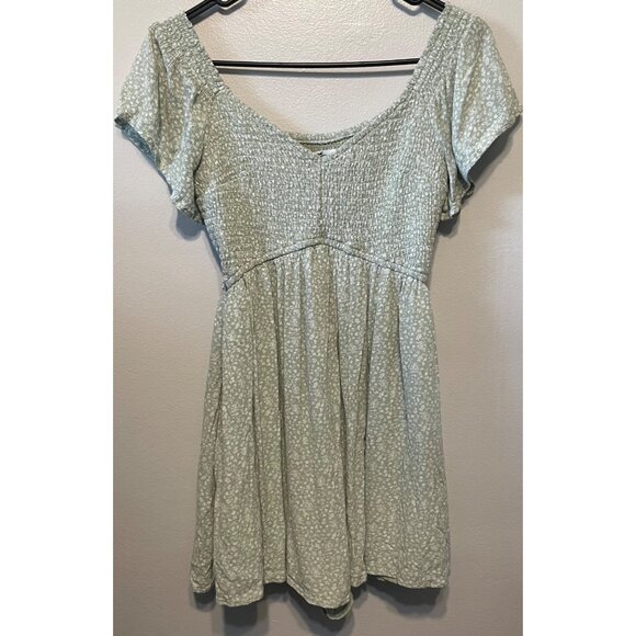 Hollister Light Green Smocked Floral Romper W/ Pockets & Versatile Off-Shoulder - Picture 1 of 9